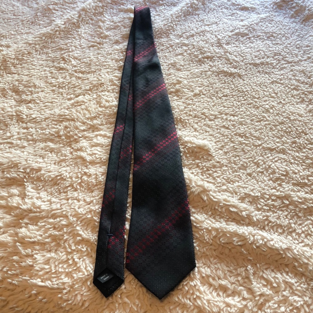 Men’s Kenneth Cole tie